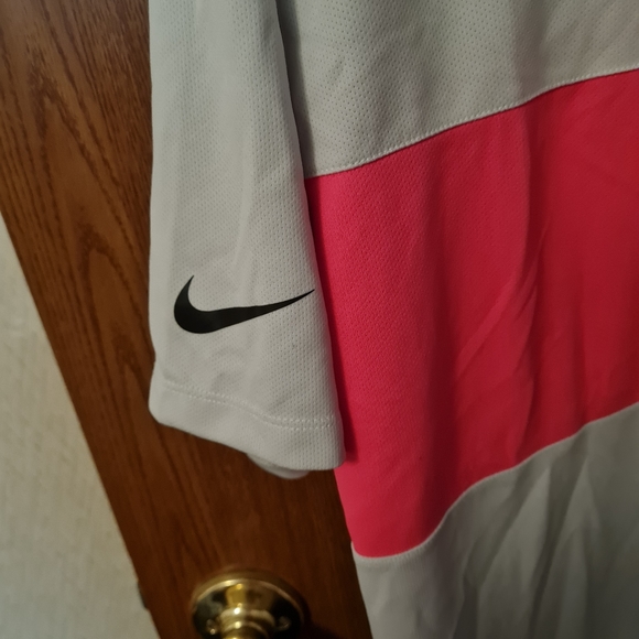 NWOT Men's Nike Golf Standed Fit Size XL - Picture 3 of 4